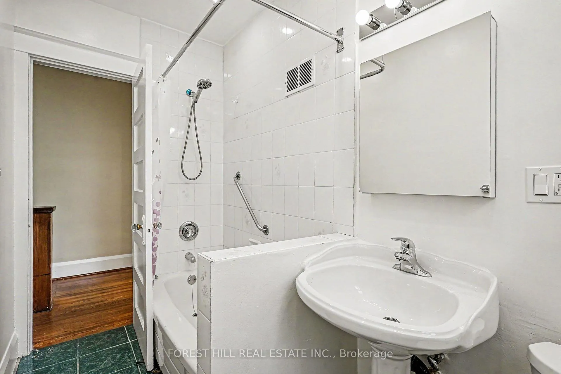 Photo 13 of 113 Milverton Boulevard, Toronto, Danforth — HOMEH