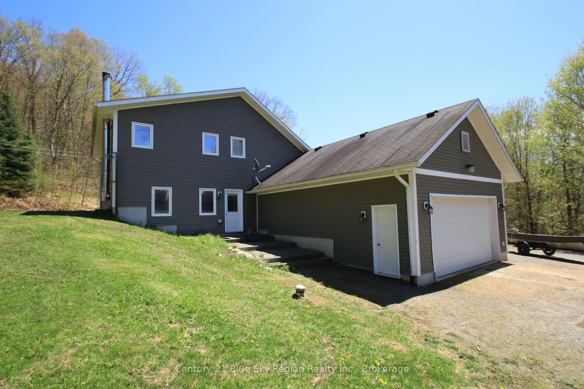 Photo 3 of 120 Forestry Road N, Powassan, Trout Creek — HOMEH