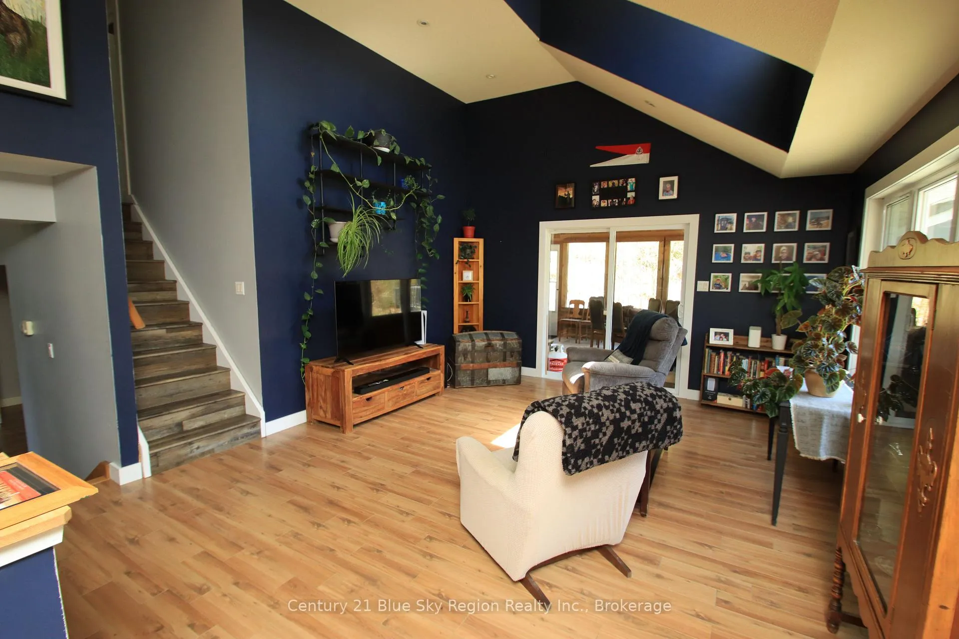 Photo 8 of 120 Forestry Road N, Powassan, Trout Creek — HOMEH