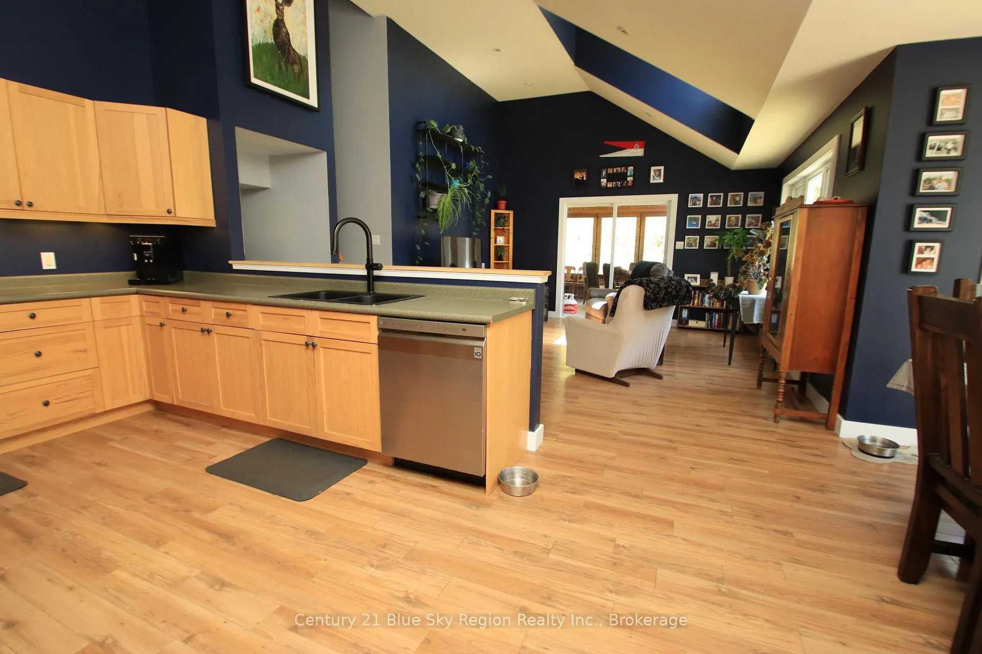Photo 17 of 120 Forestry Road N, Powassan, Trout Creek — HOMEH