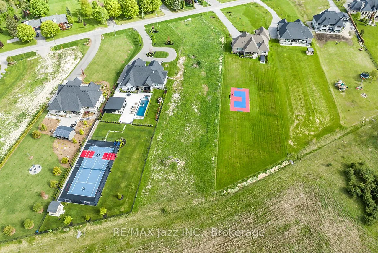 Photo 8 of 72 Ormiston Street, Clarington, Rural Clarington — HOMEH