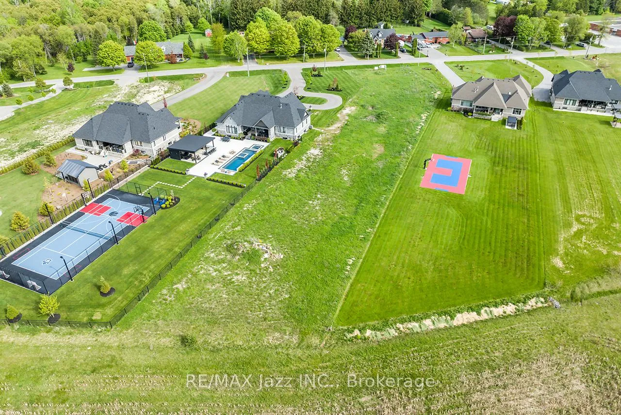 Photo 9 of 72 Ormiston Street, Clarington, Rural Clarington — HOMEH