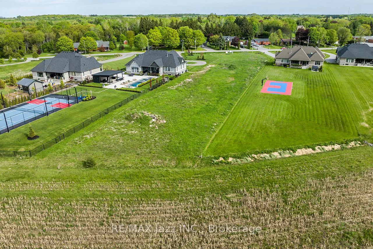 Photo 10 of 72 Ormiston Street, Clarington, Rural Clarington — HOMEH