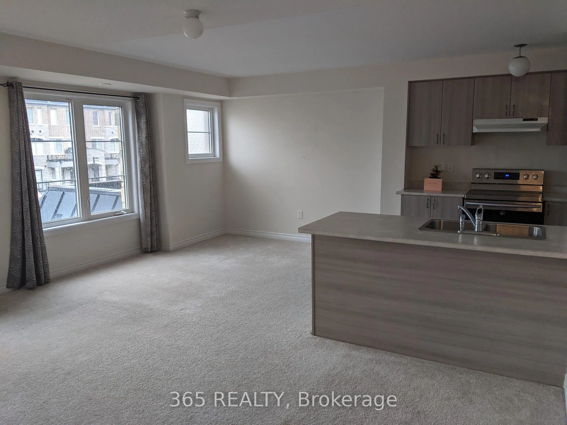 Photo 3 of Unit 194, 200 Veterans Drive, Brampton, Northwest Brampton — HOMEH