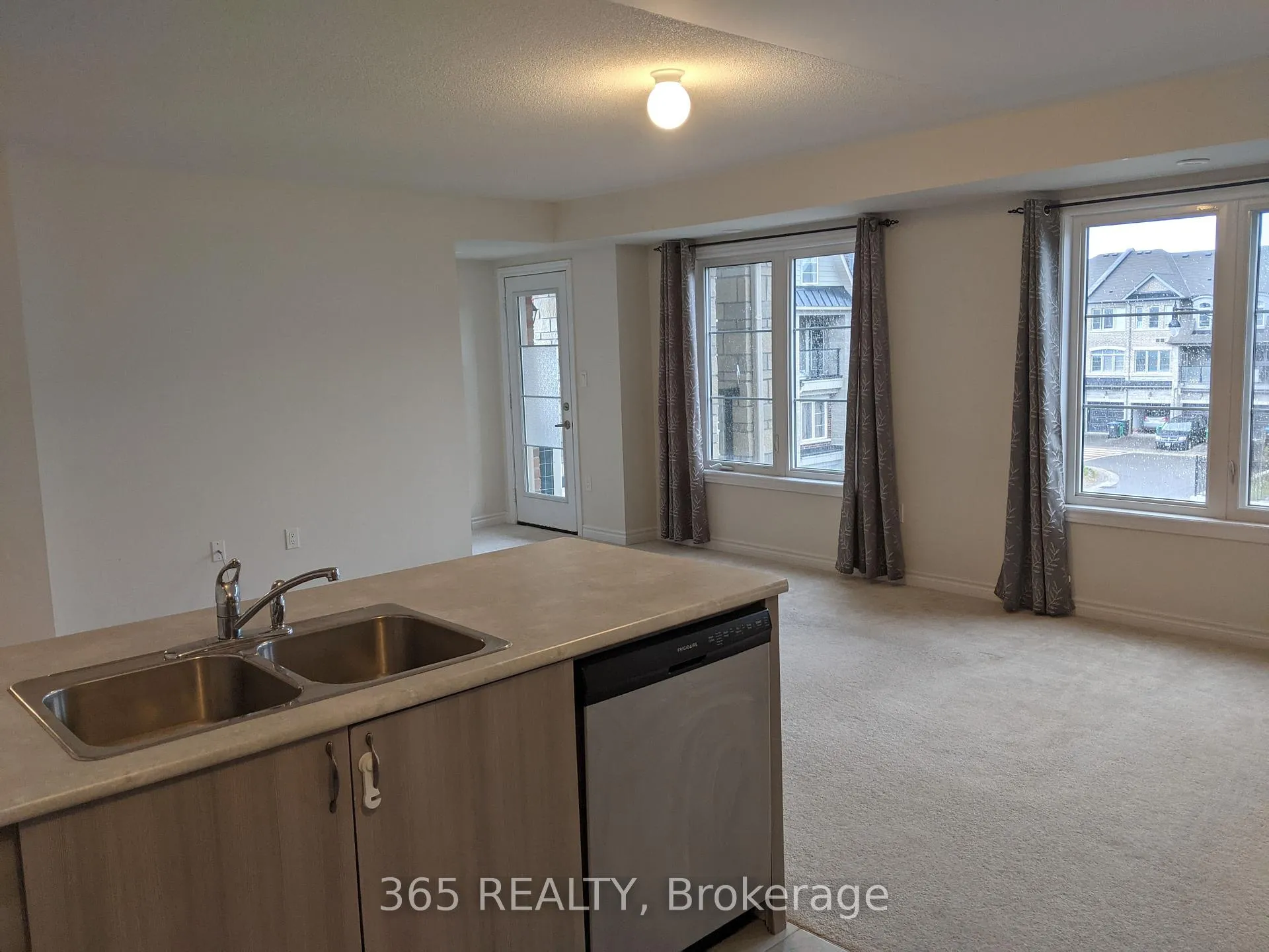 Photo 7 of Unit 194, 200 Veterans Drive, Brampton, Northwest Brampton — HOMEH