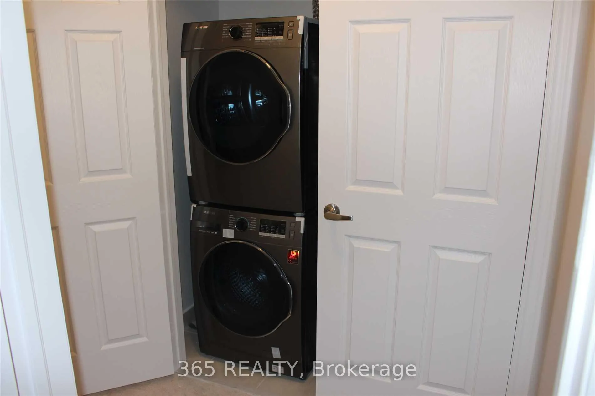 Photo 11 of Unit 194, 200 Veterans Drive, Brampton, Northwest Brampton — HOMEH