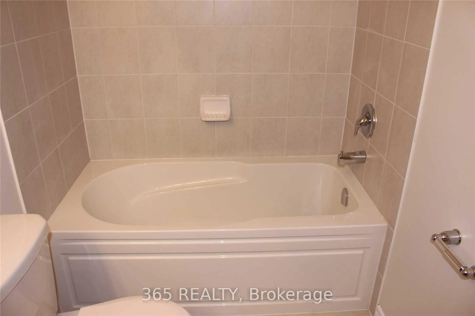Photo 12 of Unit 194, 200 Veterans Drive, Brampton, Northwest Brampton — HOMEH