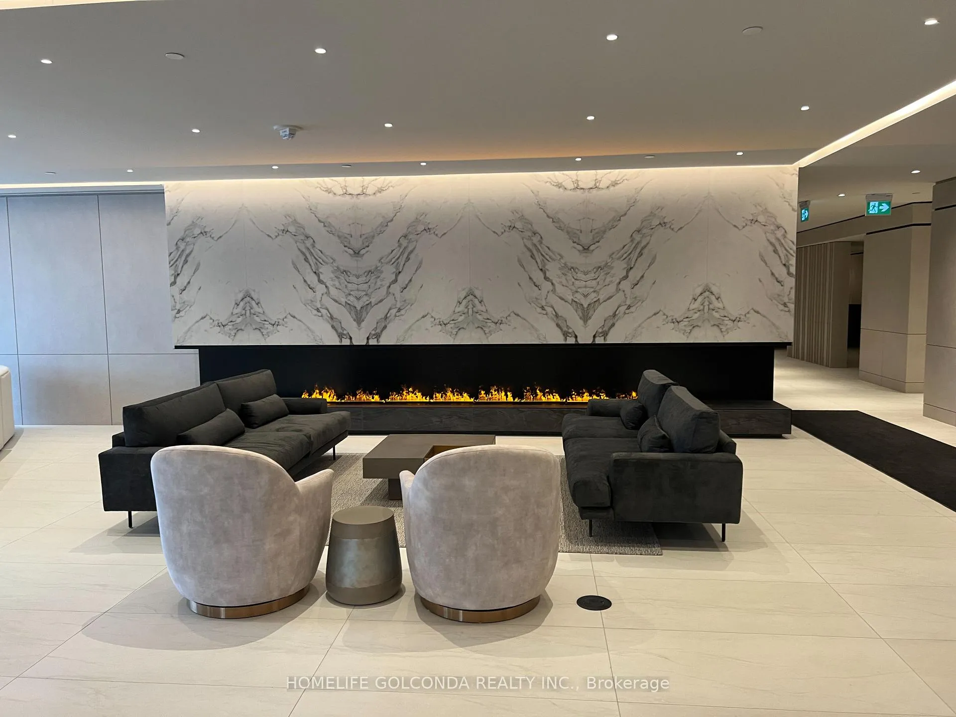 Photo 2 of Unit 2207, 30 Upper Mall Way W, Vaughan, Brownridge — HOMEH