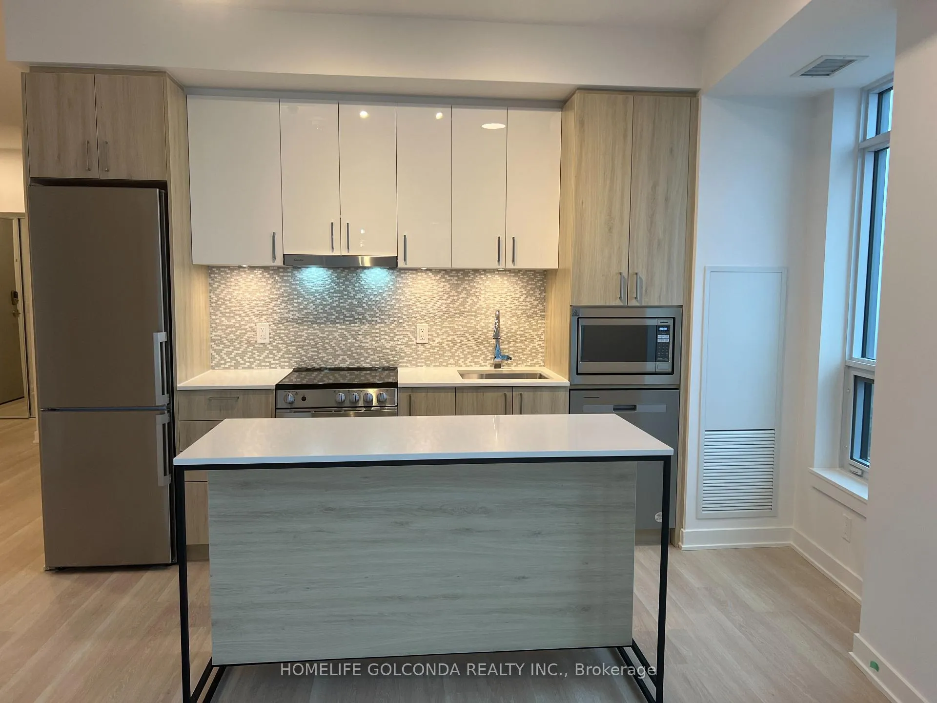 Photo 10 of Unit 2207, 30 Upper Mall Way W, Vaughan, Brownridge — HOMEH