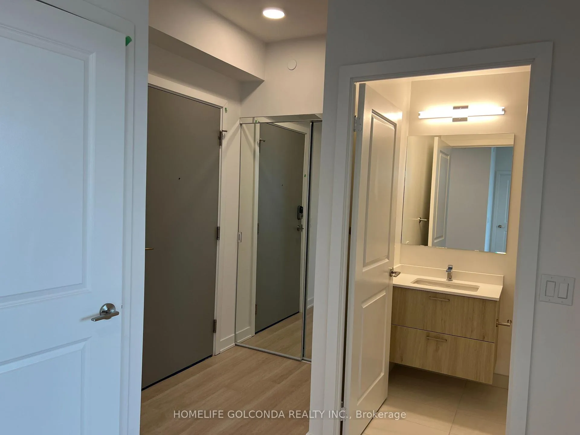 Photo 11 of Unit 2207, 30 Upper Mall Way W, Vaughan, Brownridge — HOMEH