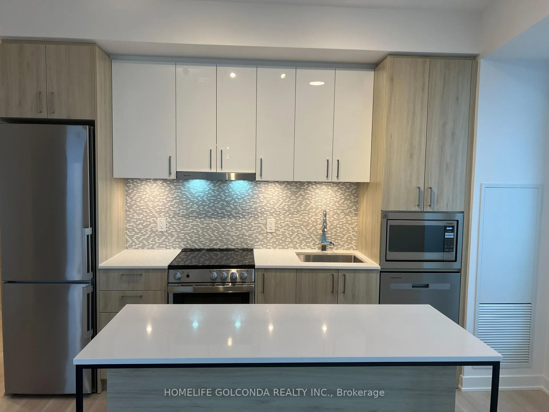 Photo 12 of Unit 2207, 30 Upper Mall Way W, Vaughan, Brownridge — HOMEH
