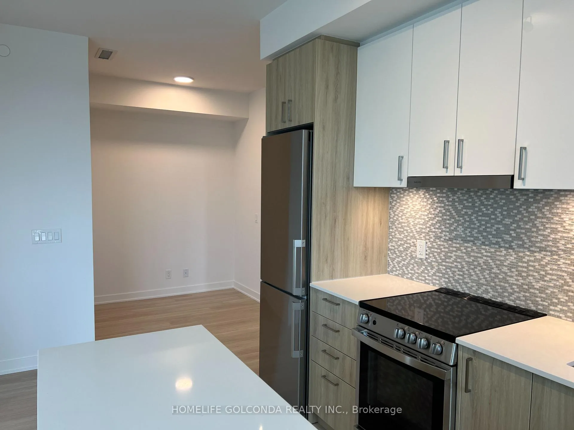 Photo 14 of Unit 2207, 30 Upper Mall Way W, Vaughan, Brownridge — HOMEH