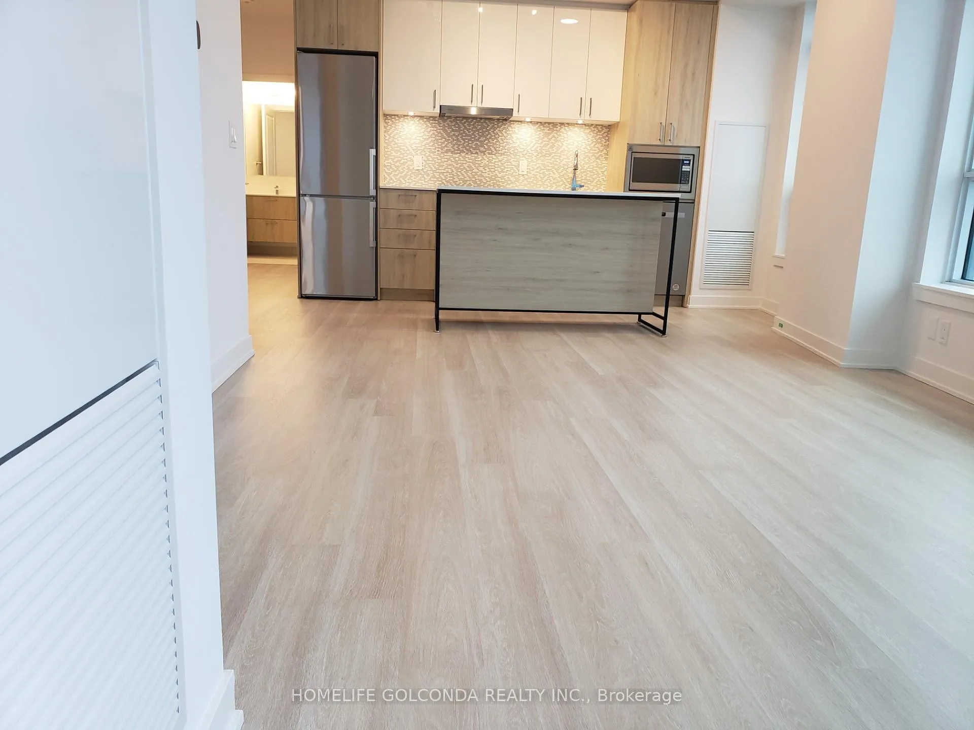 Photo 18 of Unit 2207, 30 Upper Mall Way W, Vaughan, Brownridge — HOMEH