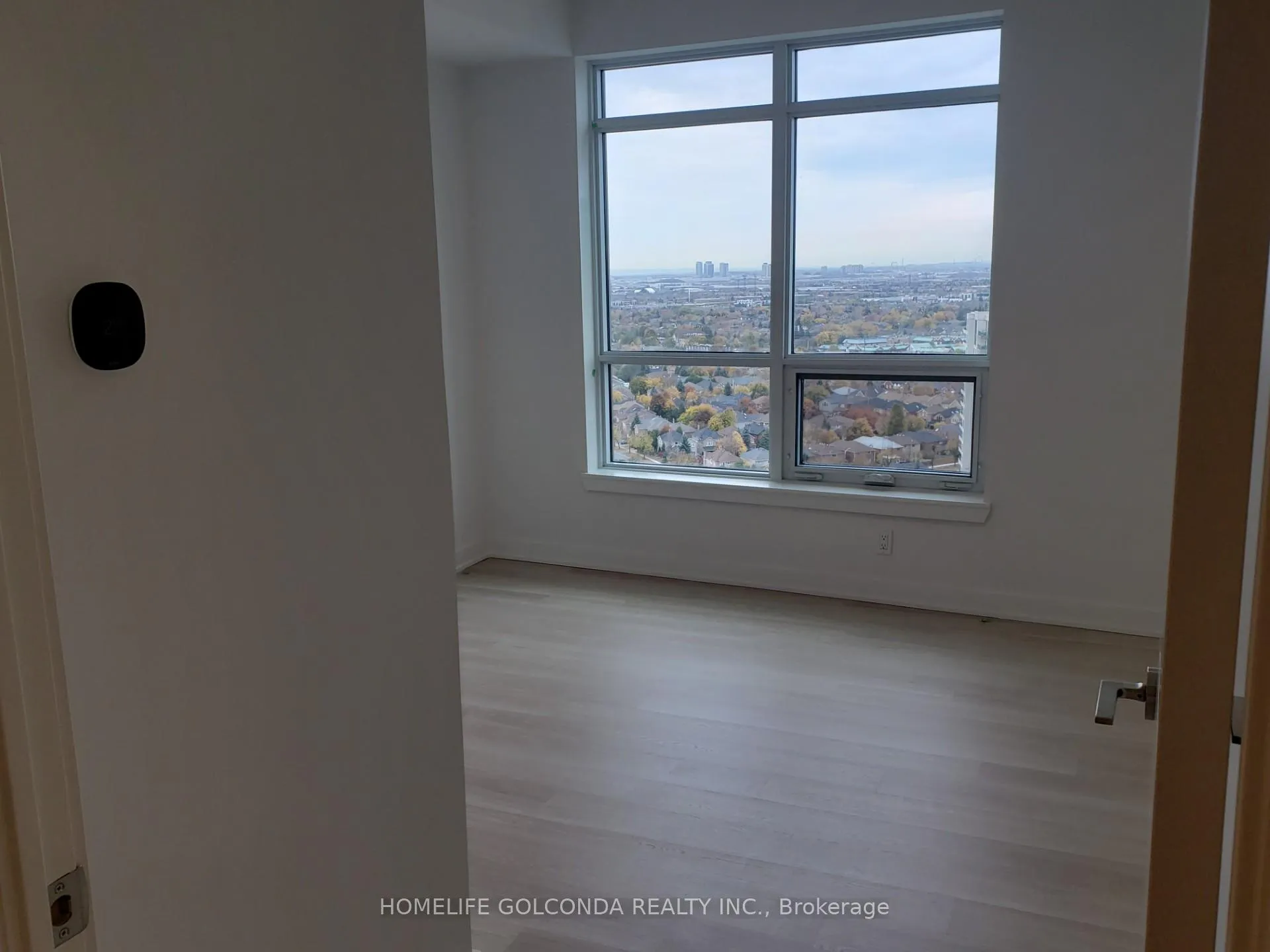 Photo 19 of Unit 2207, 30 Upper Mall Way W, Vaughan, Brownridge — HOMEH