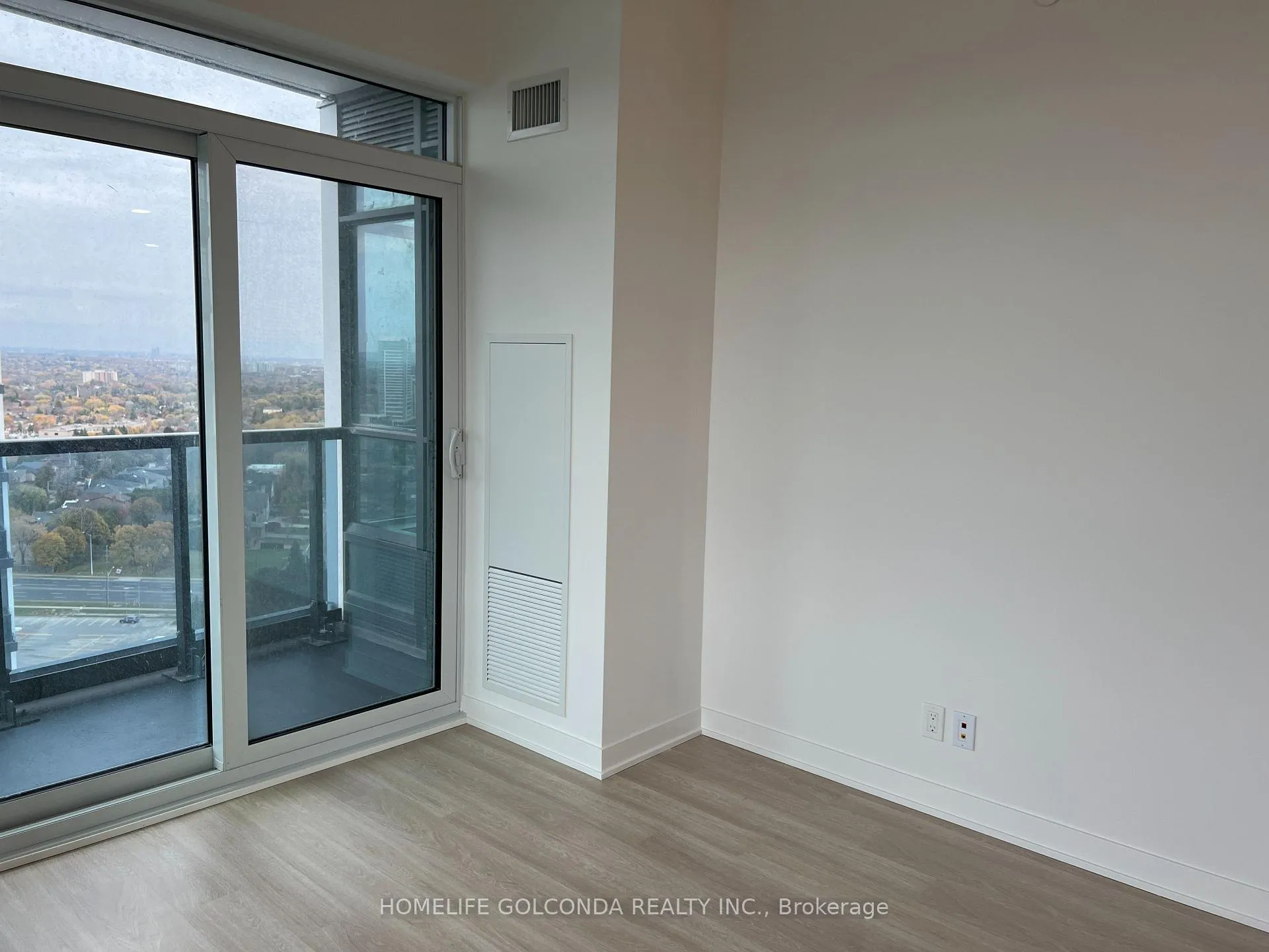 Photo 23 of Unit 2207, 30 Upper Mall Way W, Vaughan, Brownridge — HOMEH
