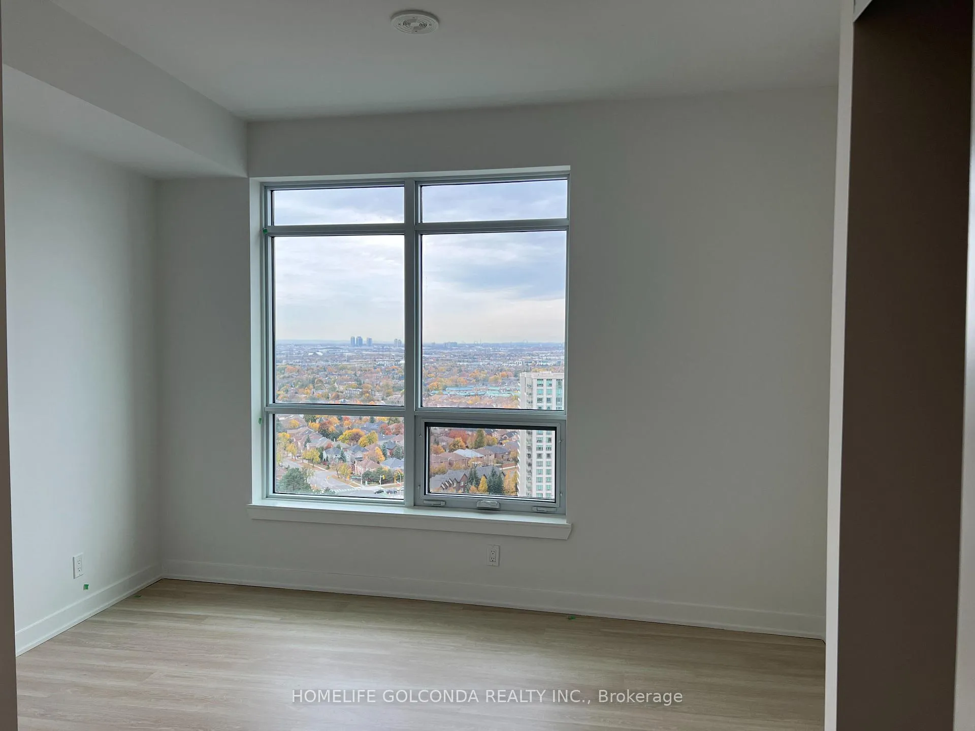Photo 25 of Unit 2207, 30 Upper Mall Way W, Vaughan, Brownridge — HOMEH