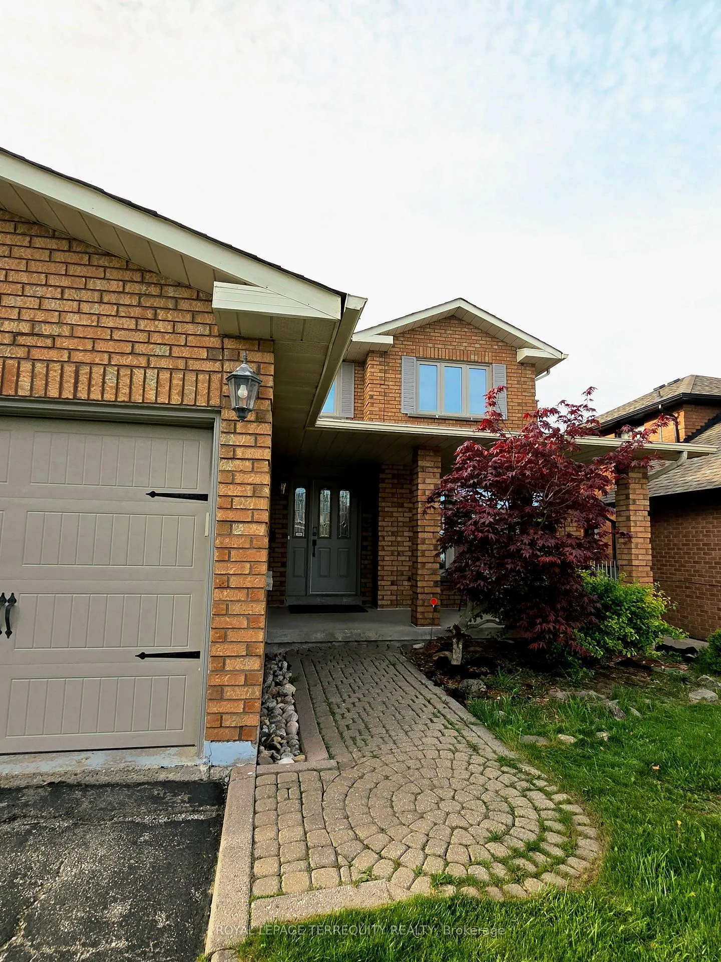 Photo 2 of 59 Foxhill Drive, Vaughan, Maple — HOMEH