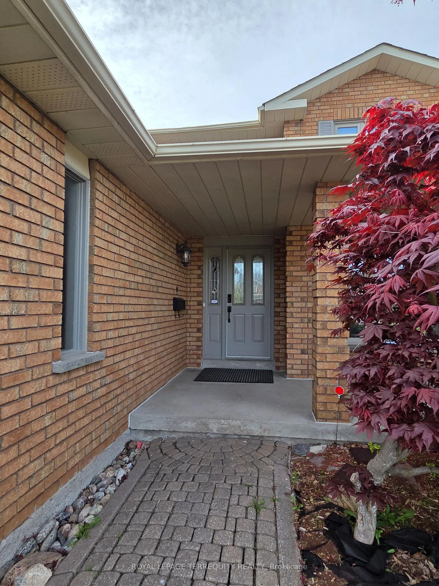 Photo 3 of 59 Foxhill Drive, Vaughan, Maple — HOMEH