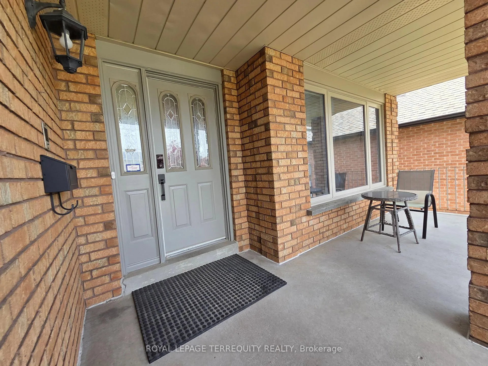 Photo 5 of 59 Foxhill Drive, Vaughan, Maple — HOMEH