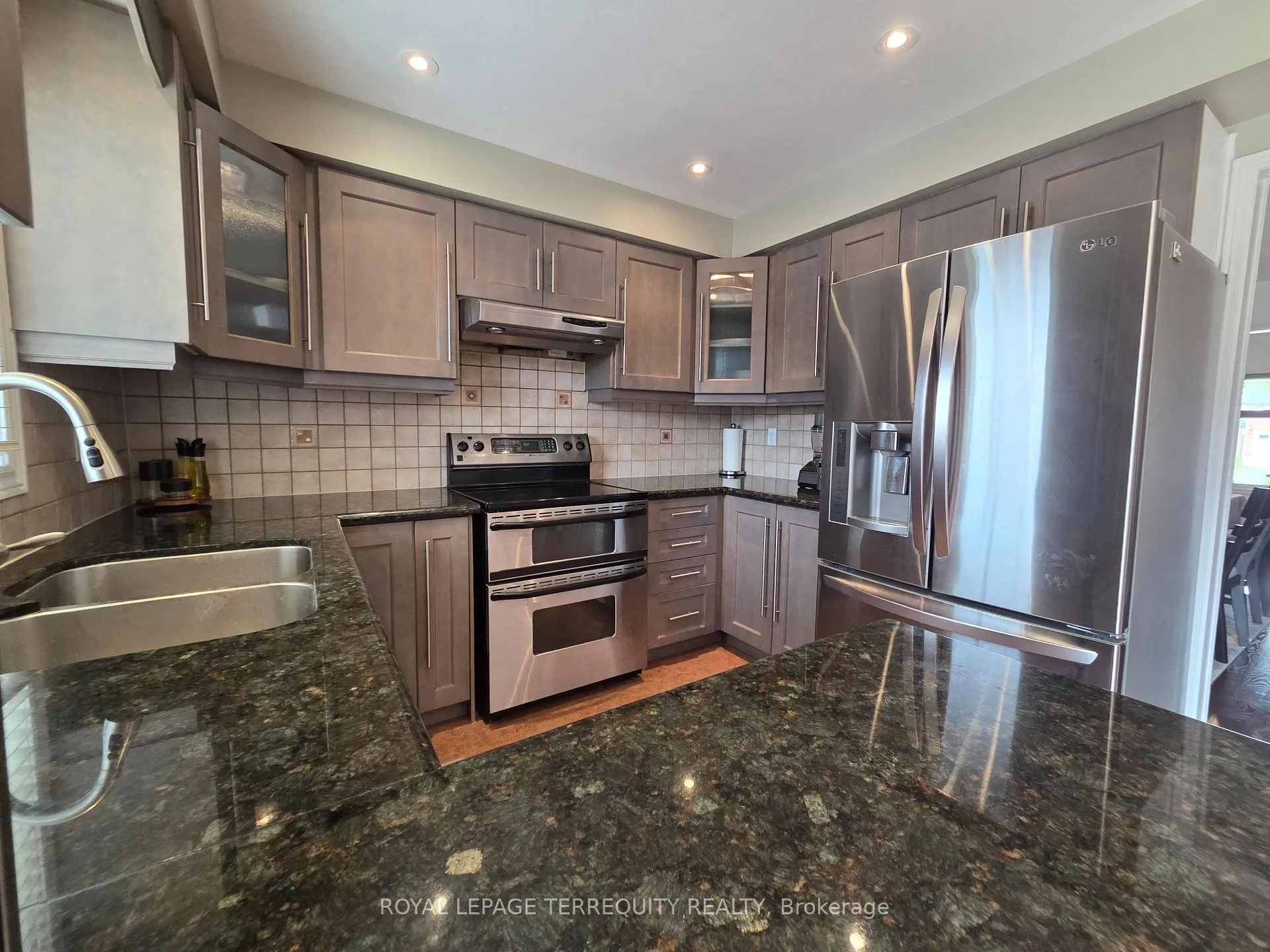 Photo 22 of 59 Foxhill Drive, Vaughan, Maple — HOMEH