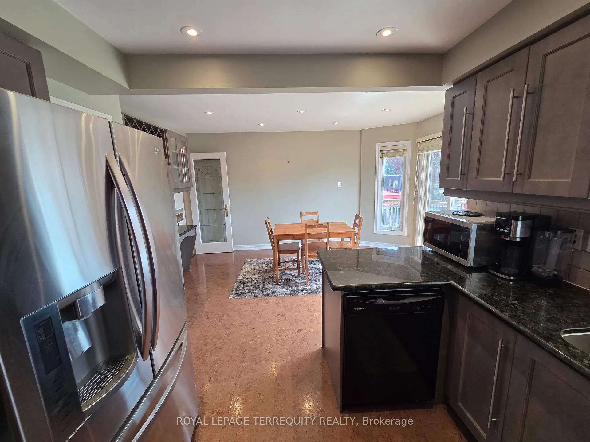 Photo 23 of 59 Foxhill Drive, Vaughan, Maple — HOMEH