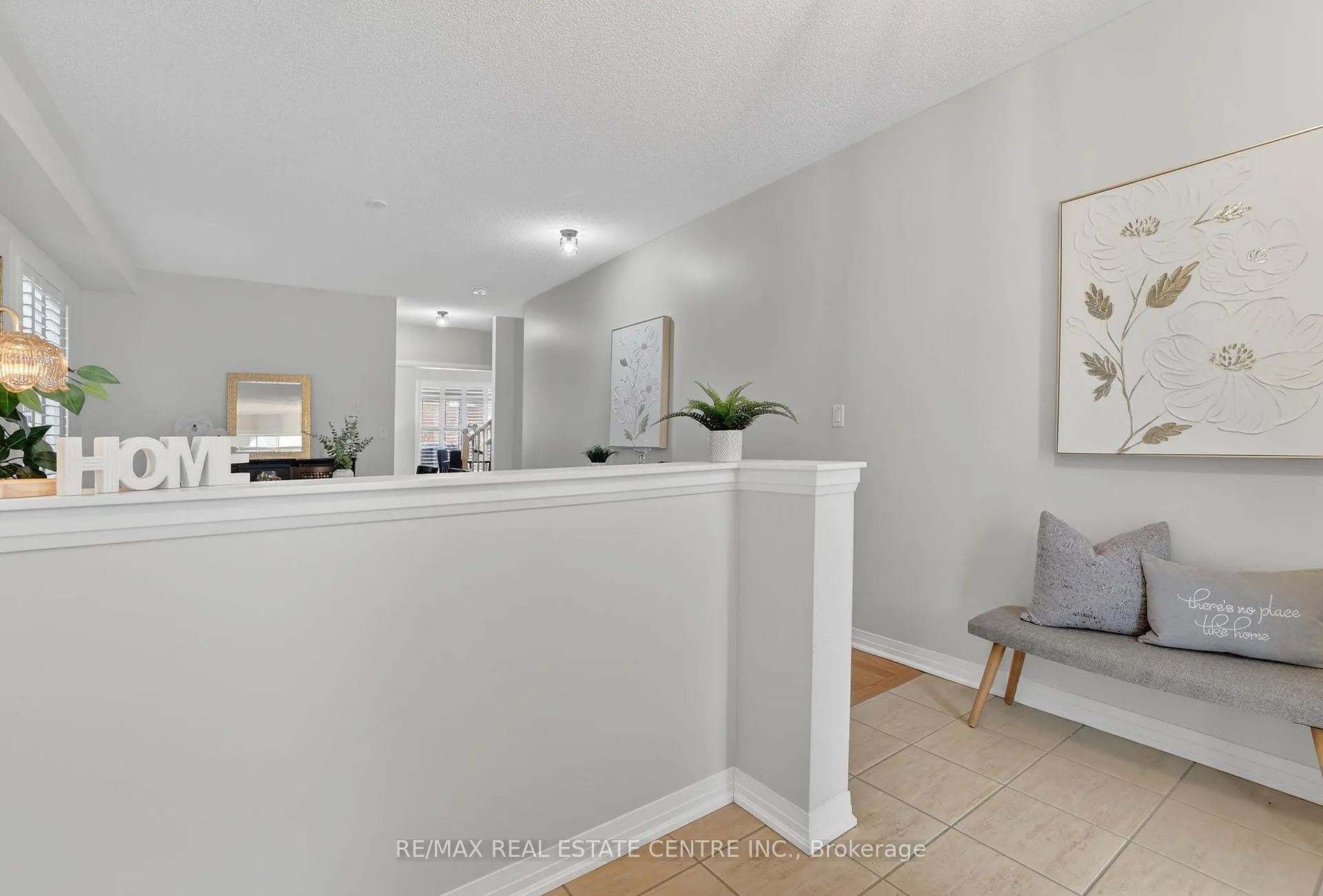 Photo 4 of 10 Porter Drive, Orangeville — HOMEH