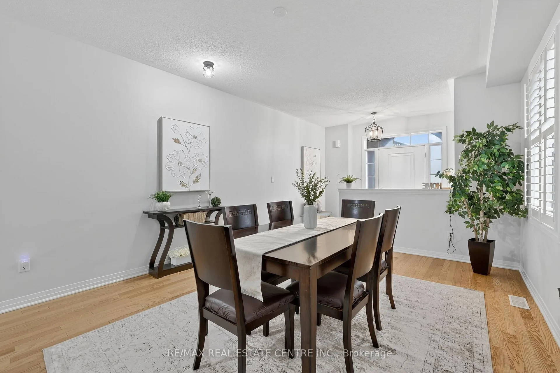 Photo 7 of 10 Porter Drive, Orangeville — HOMEH