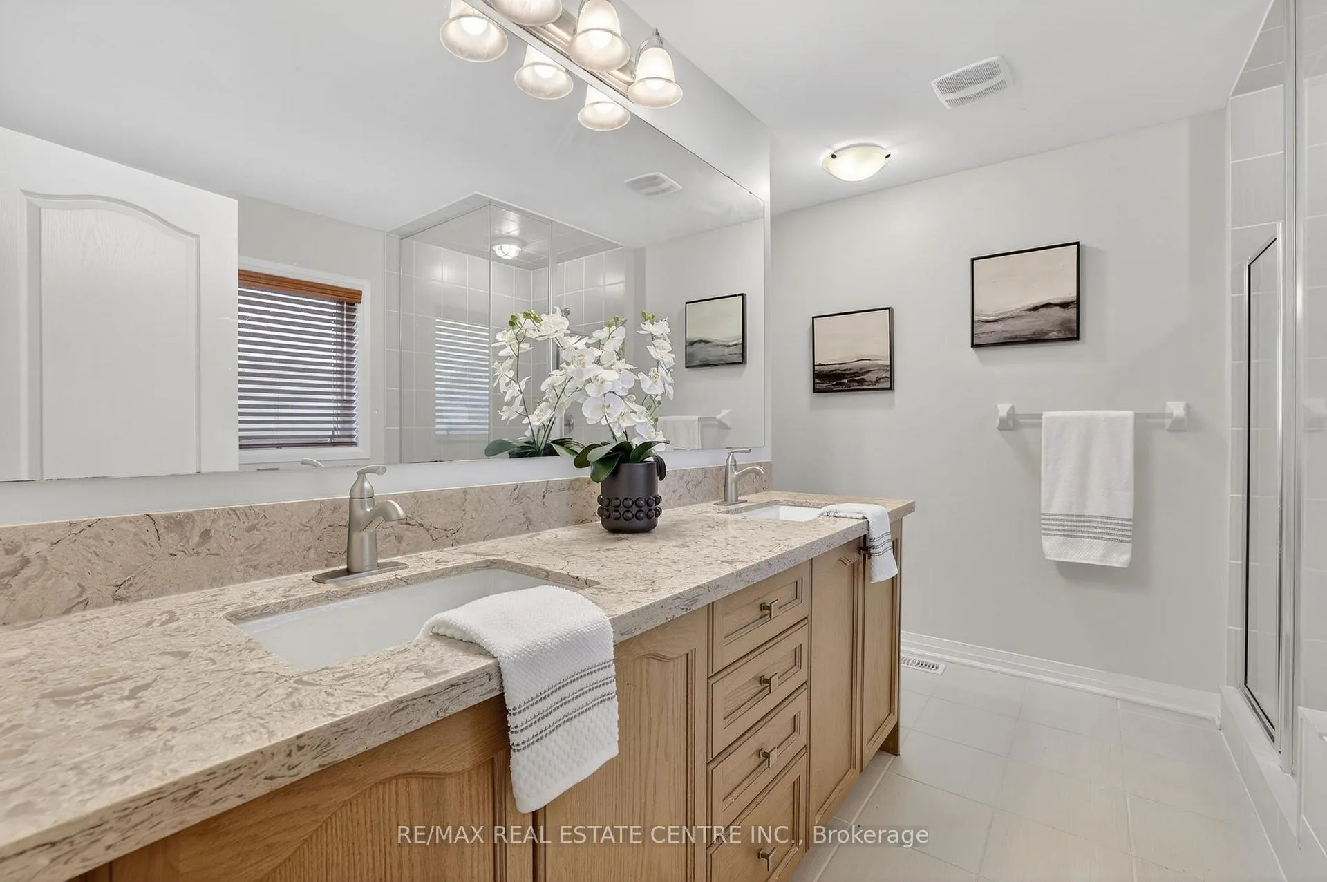 Photo 21 of 10 Porter Drive, Orangeville — HOMEH