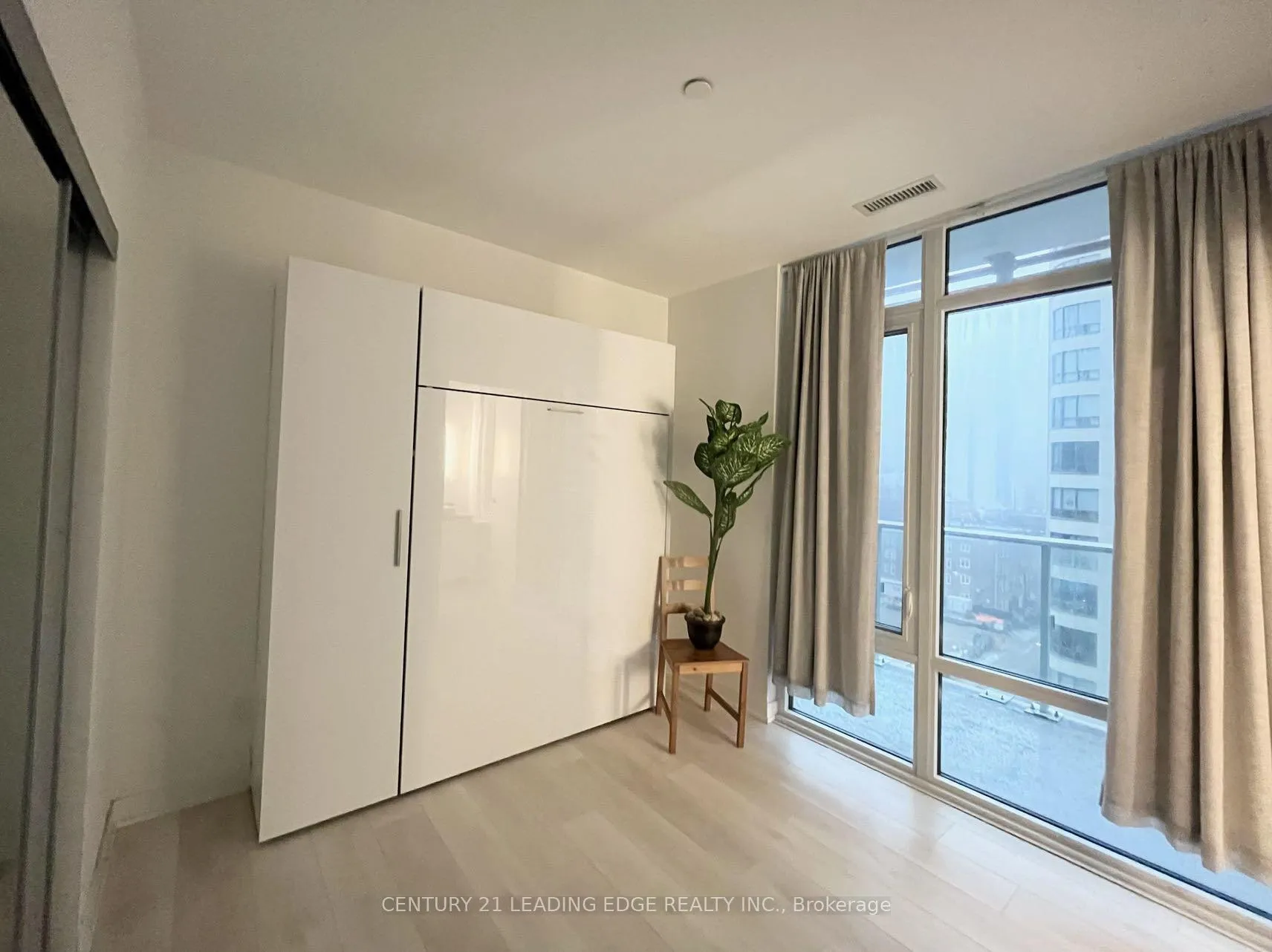 Photo 6 of Unit 711, 18 Maitland Terrace, Toronto, Church-Yonge Corridor — HOMEH