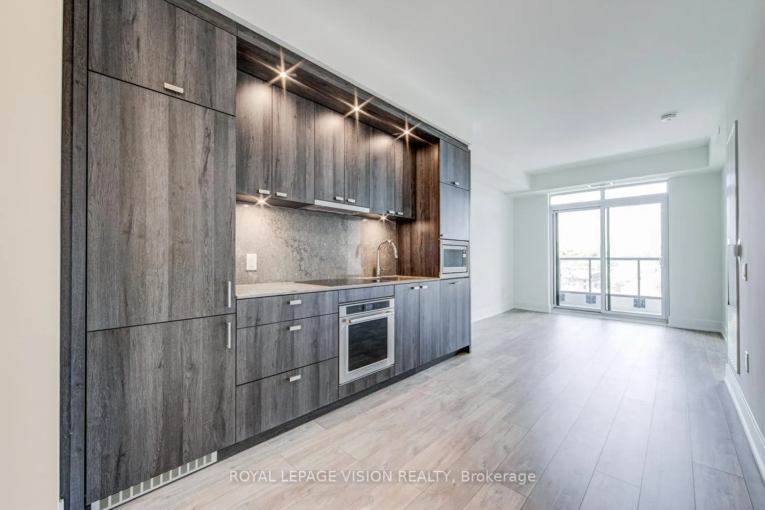 Photo 5 of Unit 716, 858 Dupont Street, Toronto, Dovercourt-Wallace Emerson-Junction — HOMEH