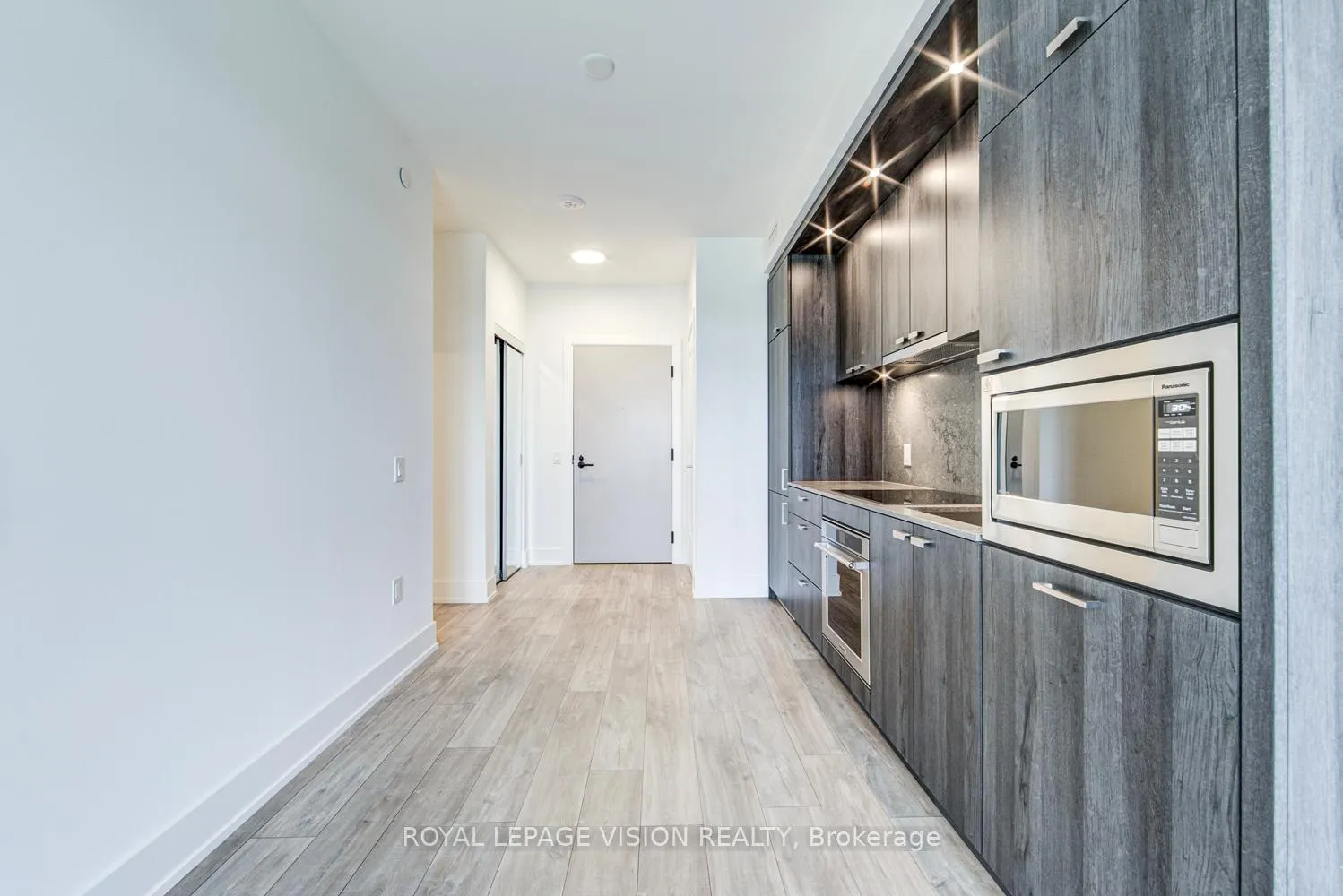 Photo 7 of Unit 716, 858 Dupont Street, Toronto, Dovercourt-Wallace Emerson-Junction — HOMEH
