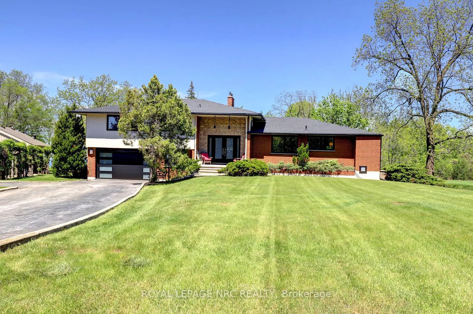 Photo 1 of 44 Fifty Road, Hamilton, Rural Stoney Creek — HOMEH