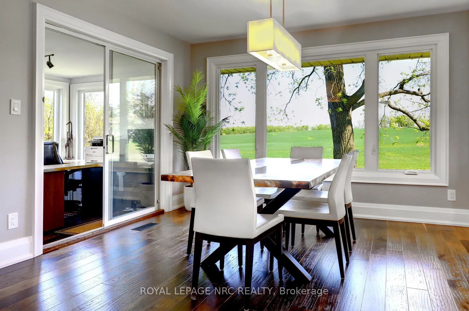 Photo 8 of 44 Fifty Road, Hamilton, Rural Stoney Creek — HOMEH