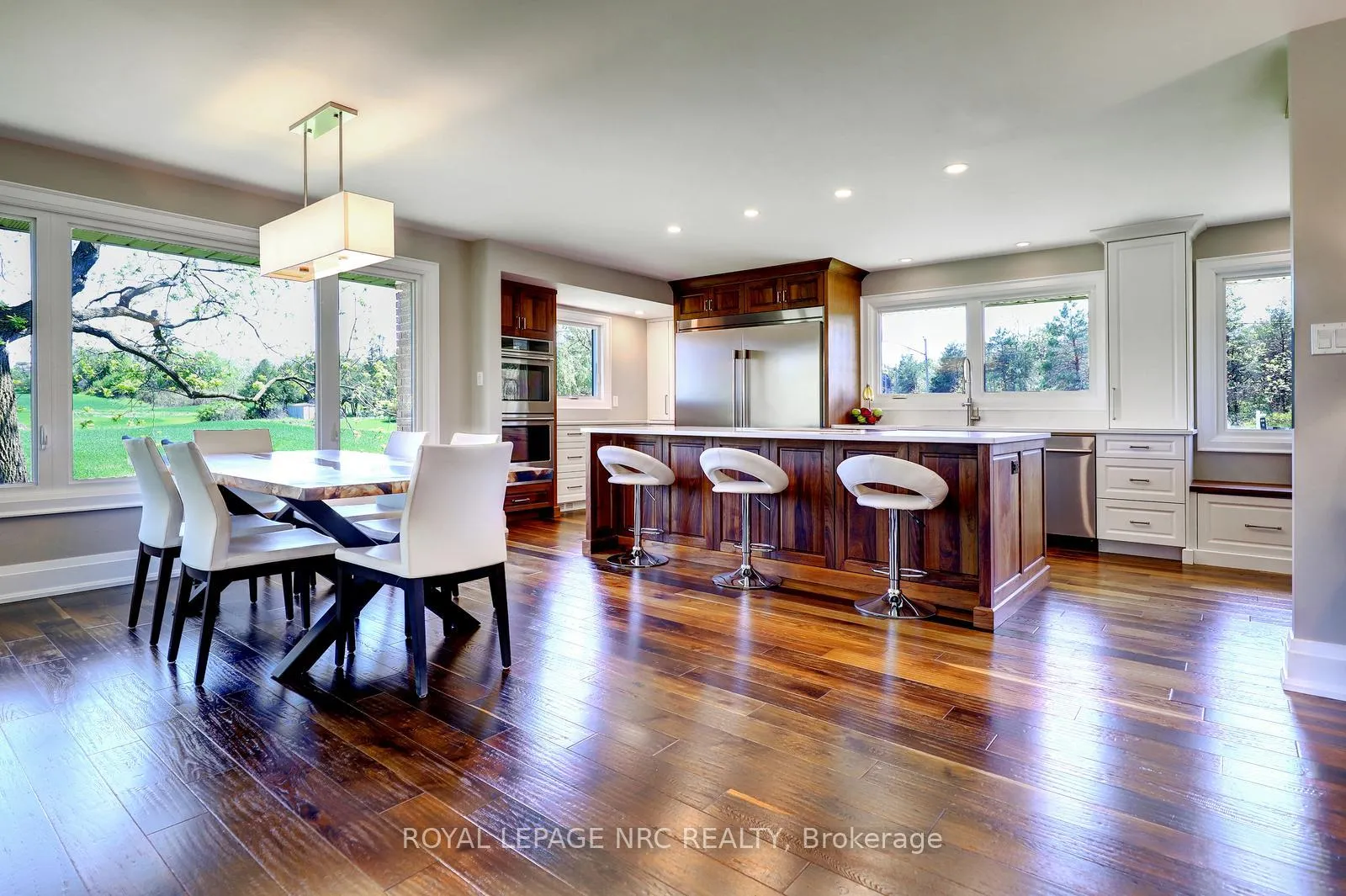 Photo 9 of 44 Fifty Road, Hamilton, Rural Stoney Creek — HOMEH