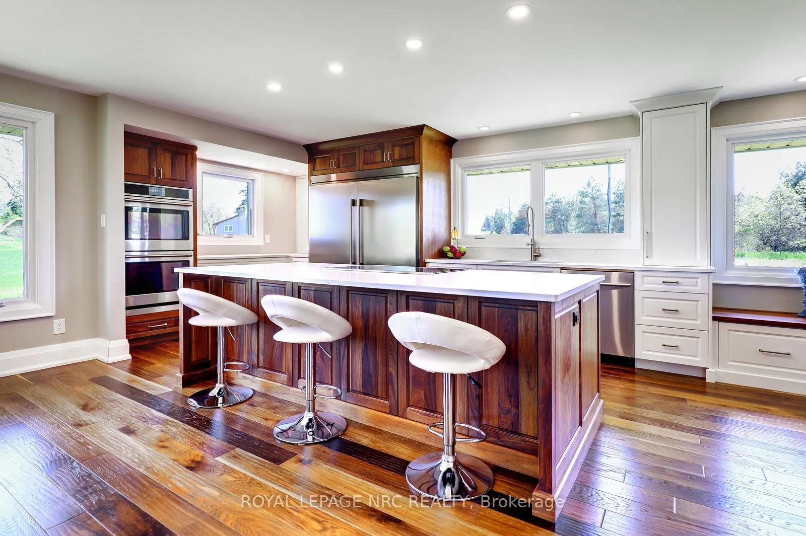 Photo 10 of 44 Fifty Road, Hamilton, Rural Stoney Creek — HOMEH