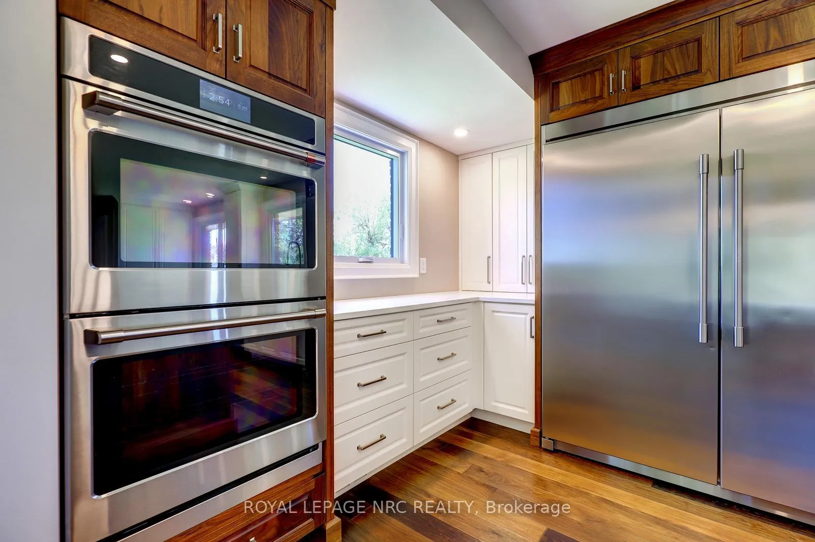 Photo 12 of 44 Fifty Road, Hamilton, Rural Stoney Creek — HOMEH