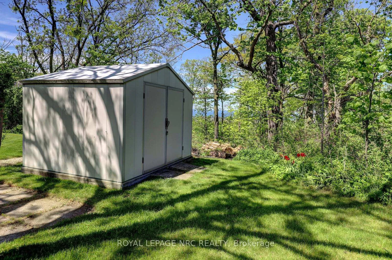 Photo 43 of 44 Fifty Road, Hamilton, Rural Stoney Creek — HOMEH