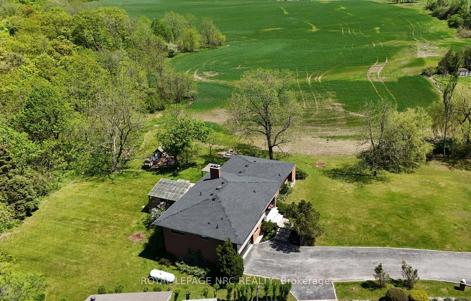 Photo 49 of 44 Fifty Road, Hamilton, Rural Stoney Creek — HOMEH