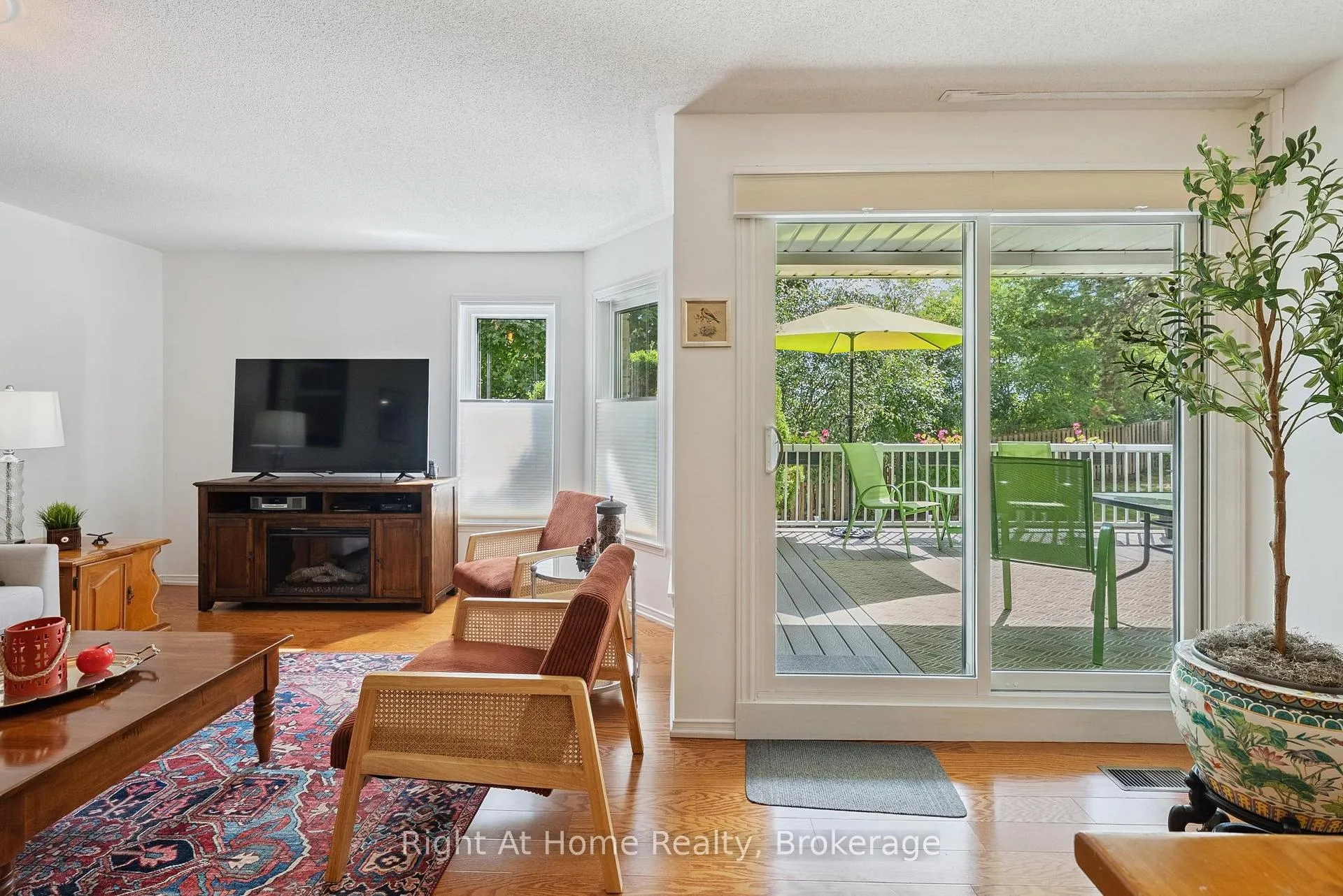 Photo 7 of Unit 122B, 1099 Clonsilla Avenue, Peterborough, Otonabee Ward 1 — HOMEH