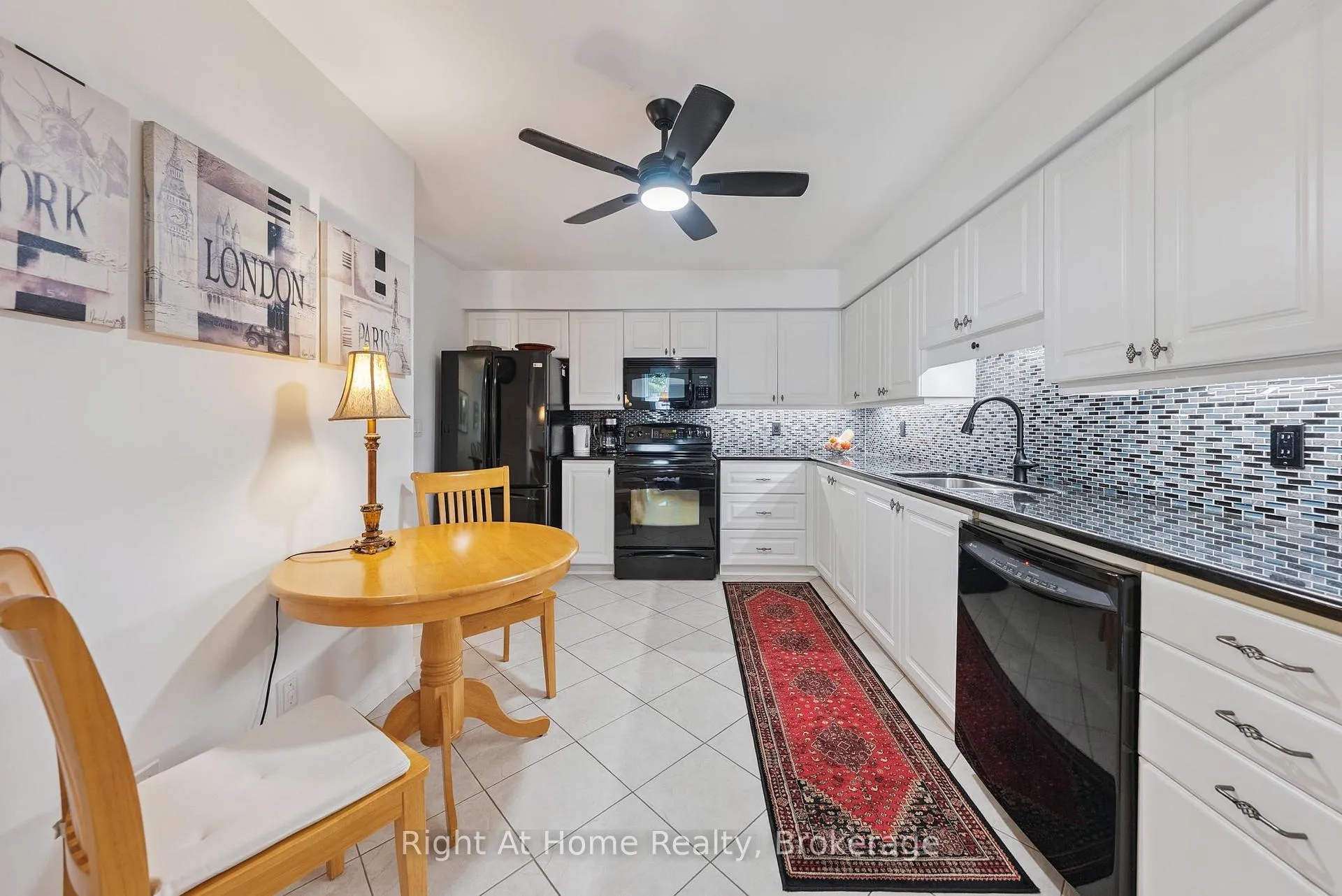 Photo 9 of Unit 122B, 1099 Clonsilla Avenue, Peterborough, Otonabee Ward 1 — HOMEH