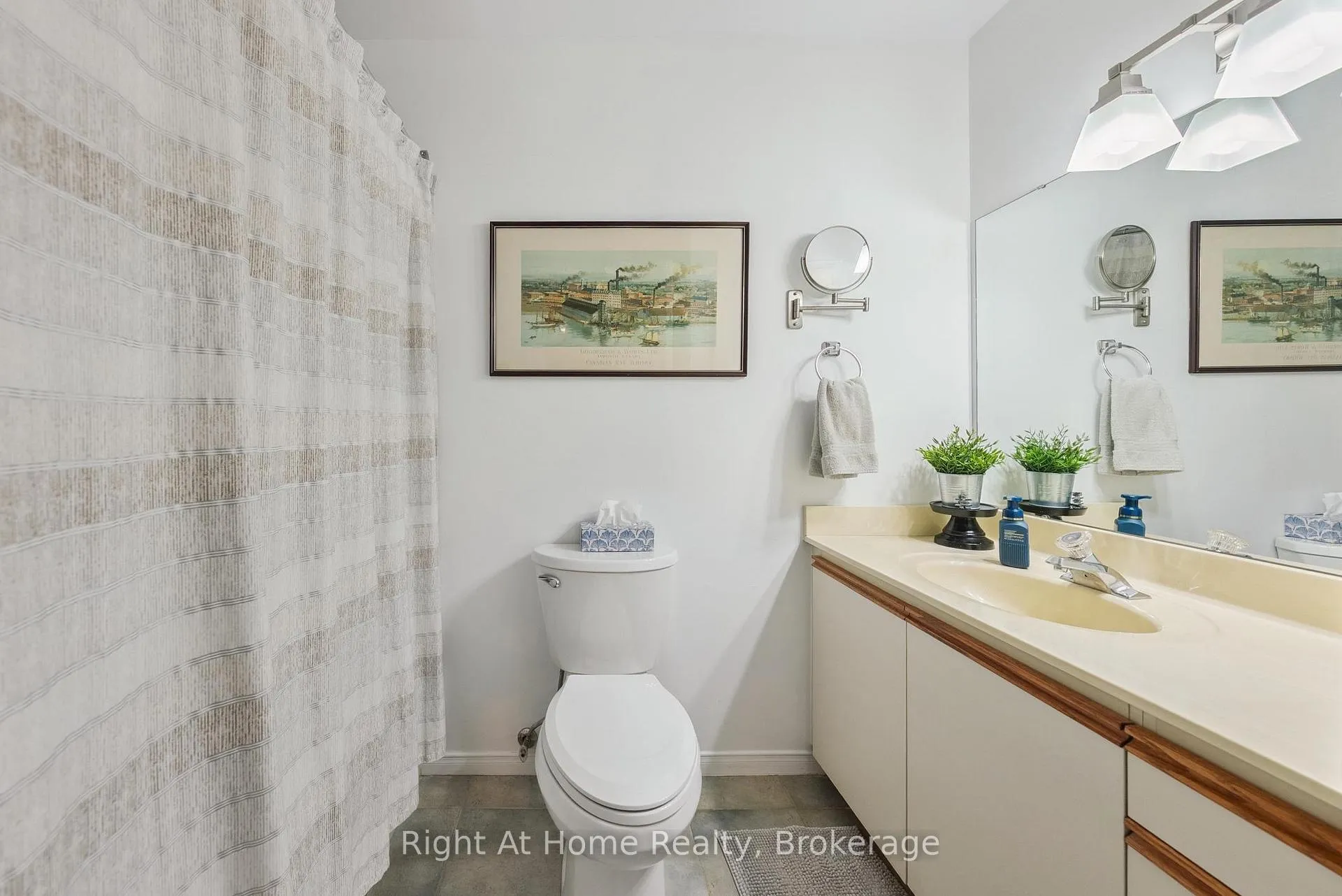Photo 25 of Unit 122B, 1099 Clonsilla Avenue, Peterborough, Otonabee Ward 1 — HOMEH