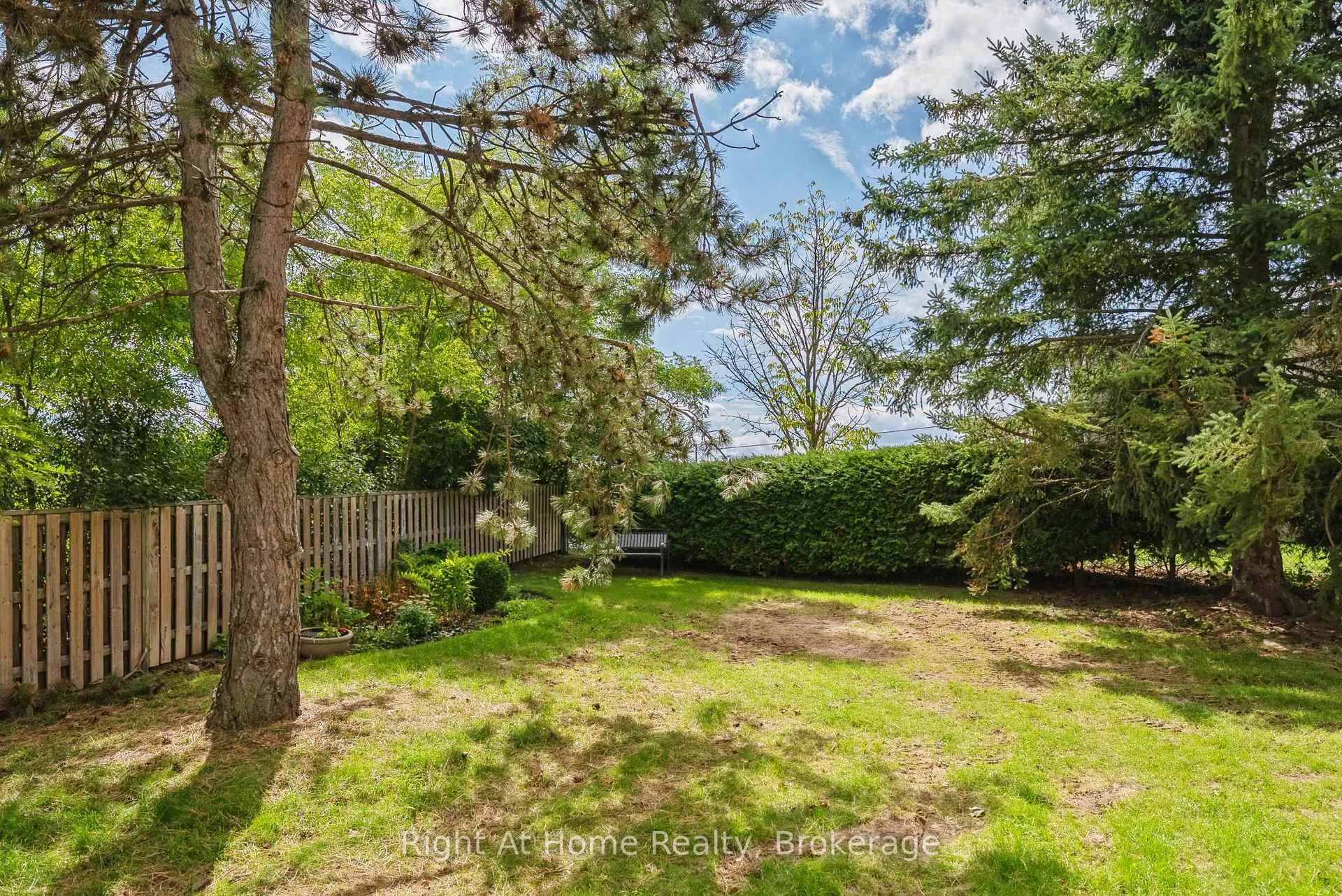 Photo 38 of Unit 122B, 1099 Clonsilla Avenue, Peterborough, Otonabee Ward 1 — HOMEH