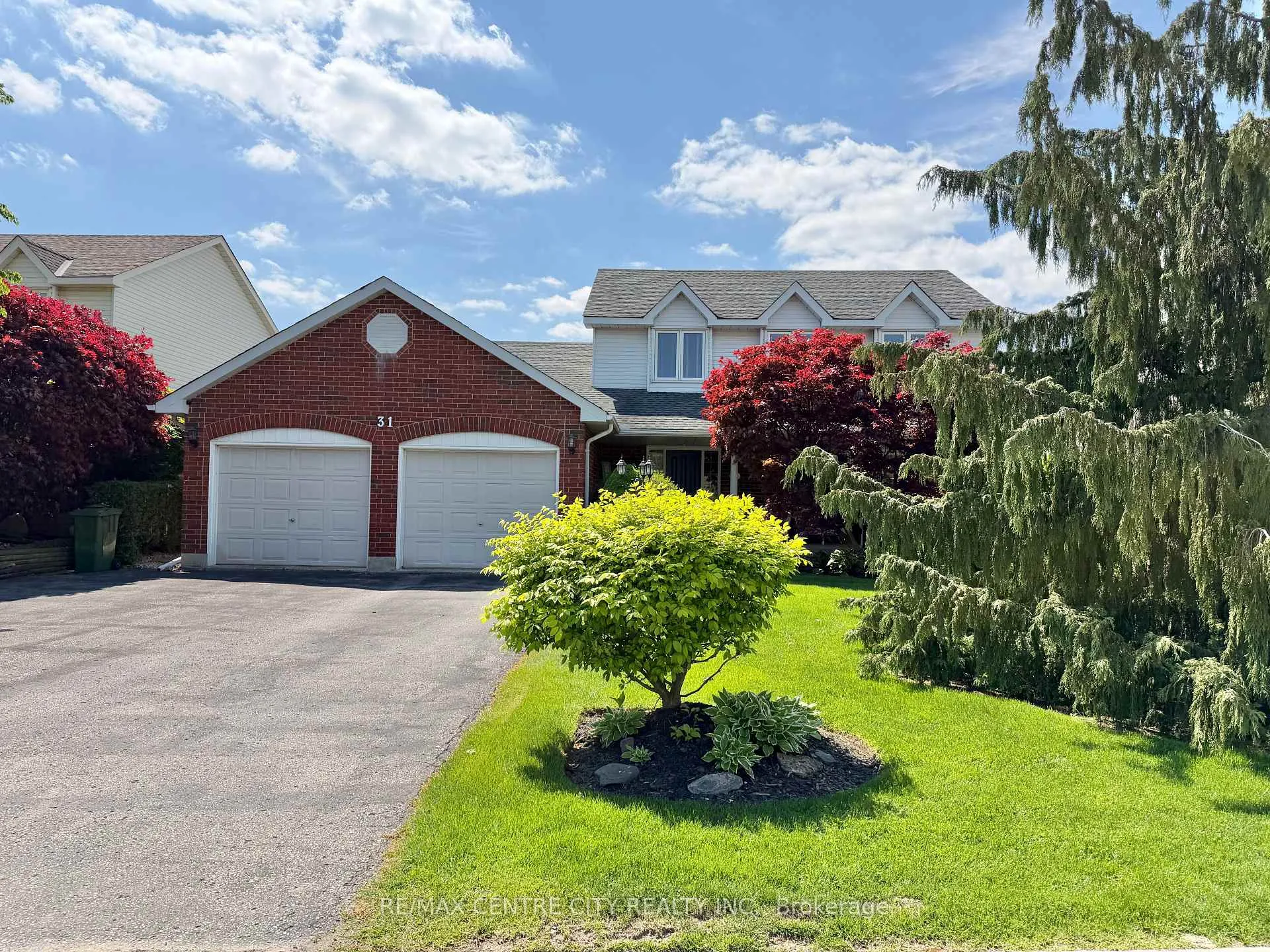 Photo 2 of 31 Cavanaugh Crescent, St. Thomas — HOMEH
