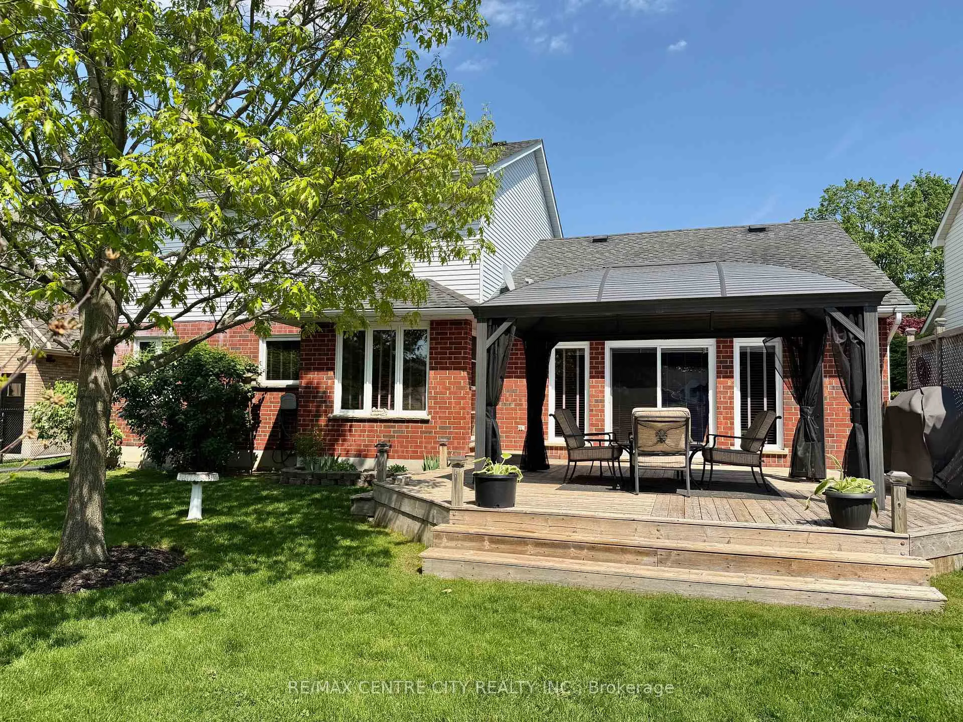 Photo 8 of 31 Cavanaugh Crescent, St. Thomas — HOMEH