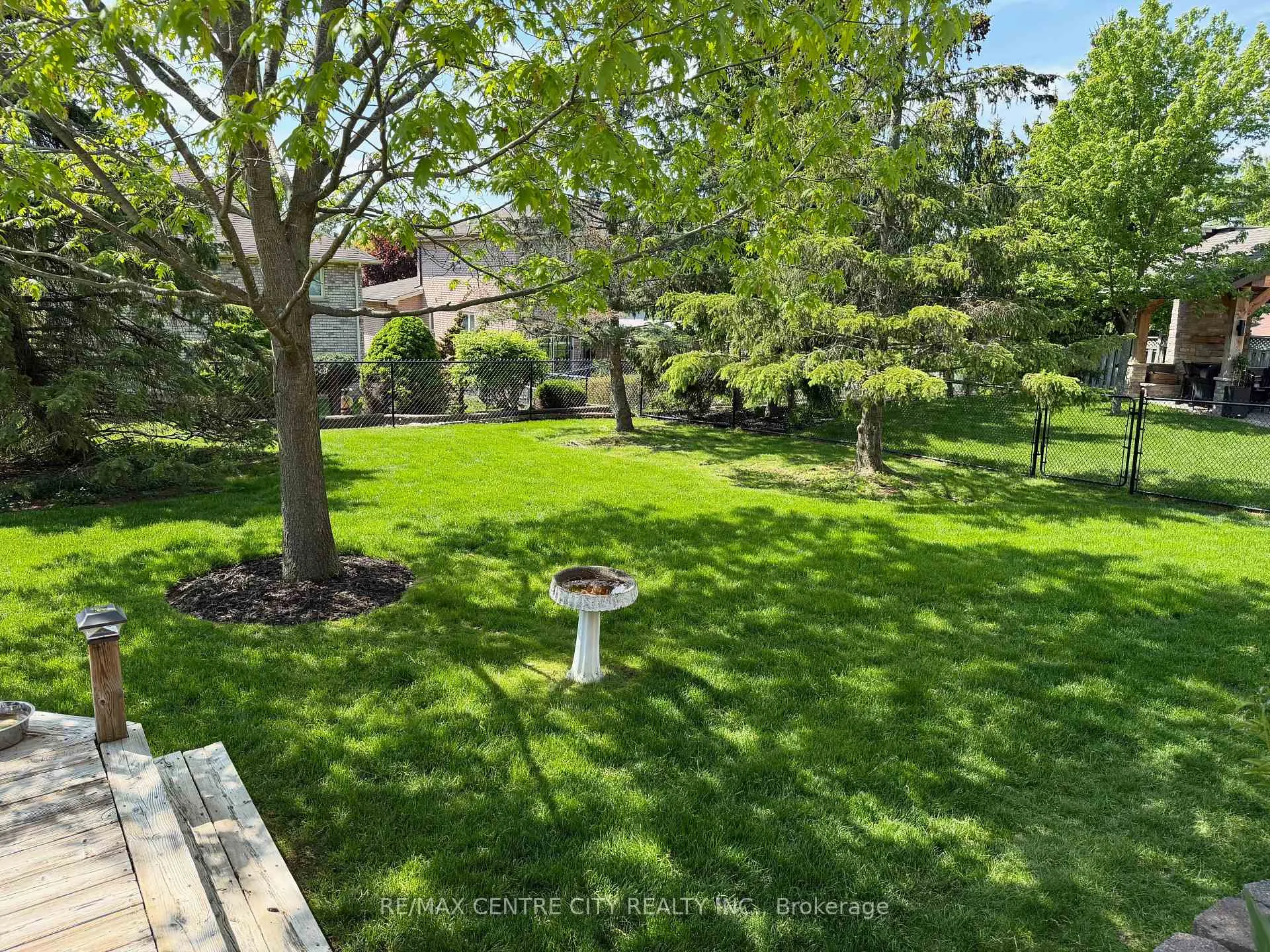Photo 10 of 31 Cavanaugh Crescent, St. Thomas — HOMEH