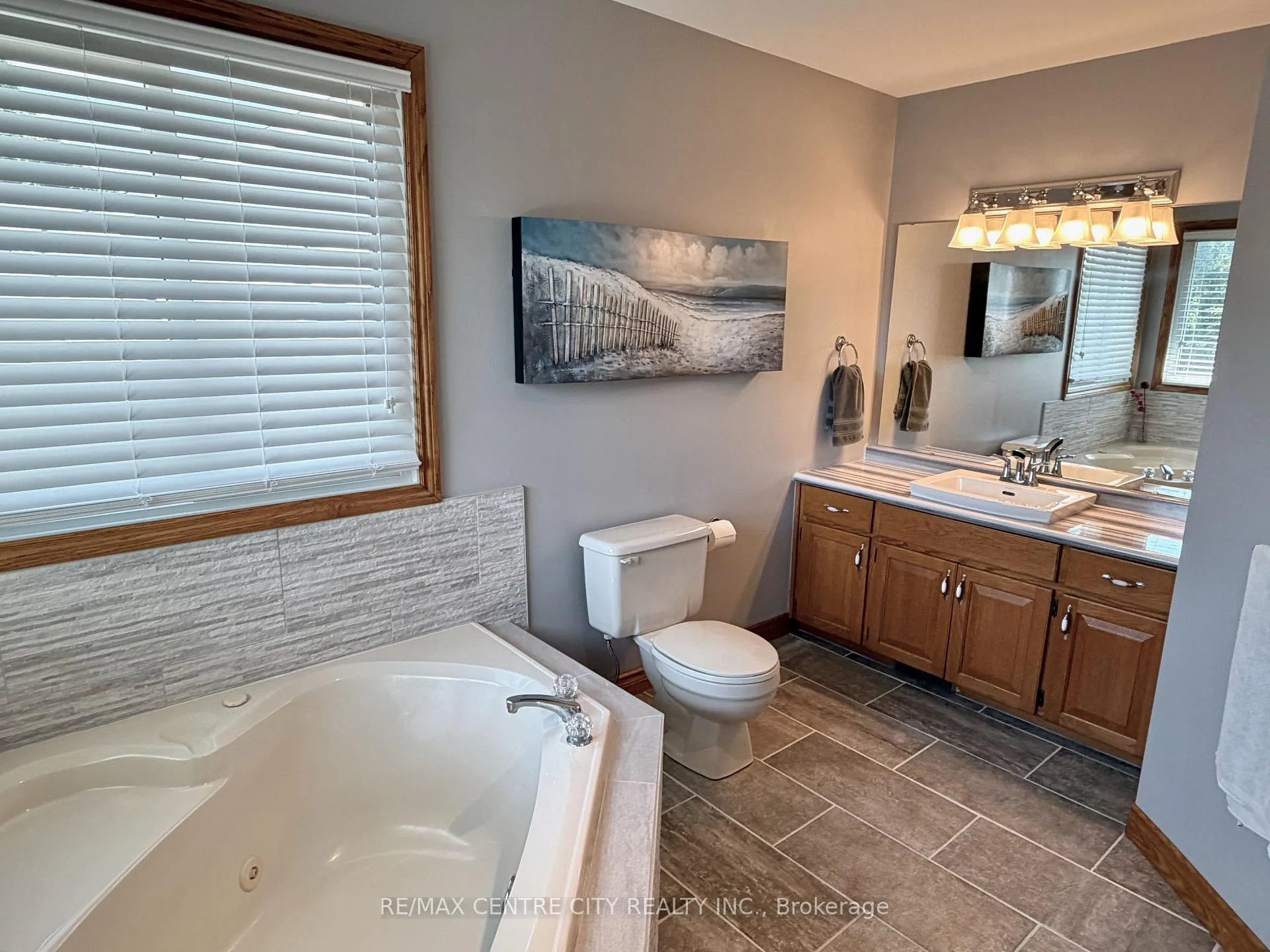 Photo 34 of 31 Cavanaugh Crescent, St. Thomas — HOMEH