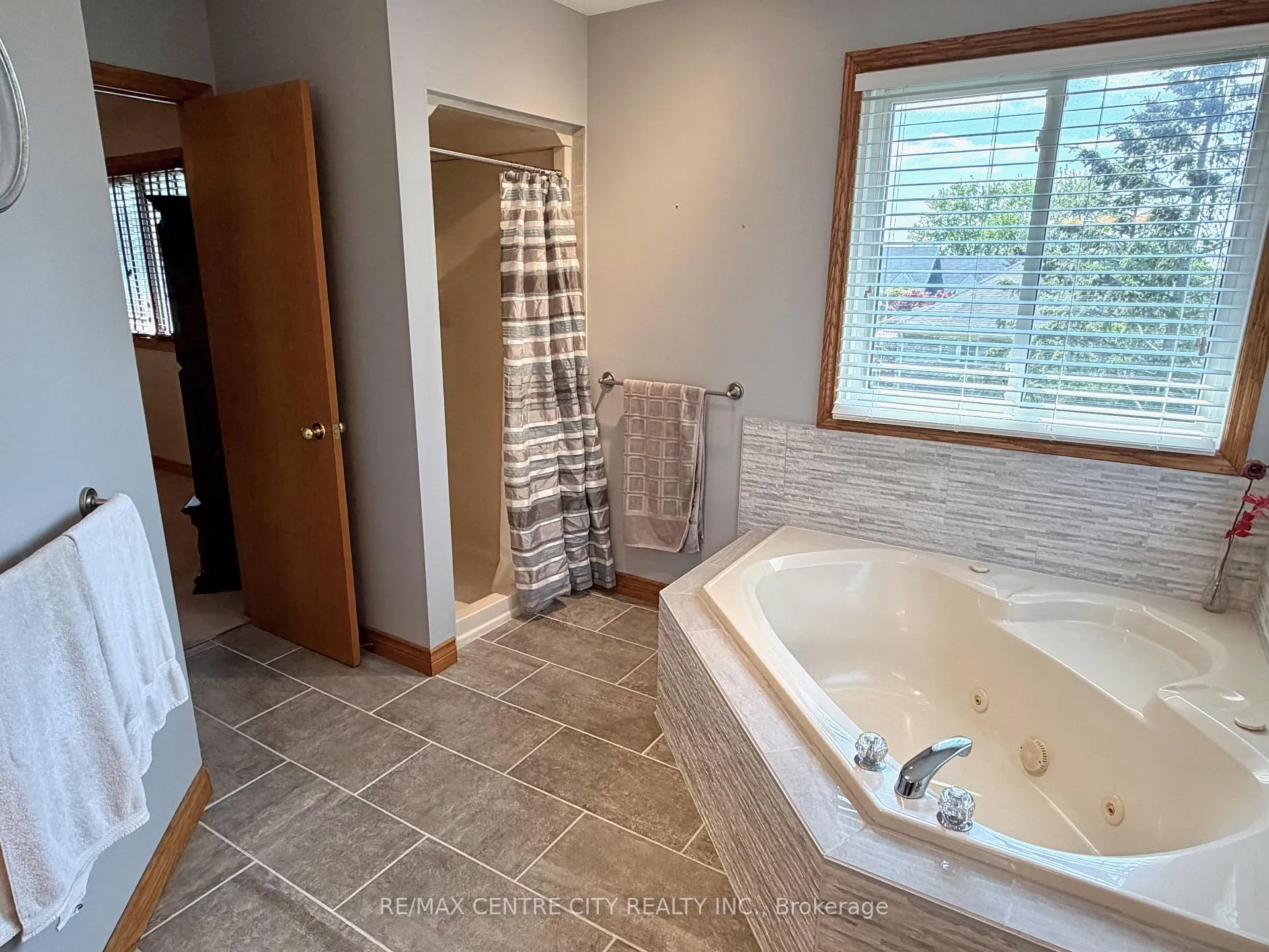 Photo 37 of 31 Cavanaugh Crescent, St. Thomas — HOMEH