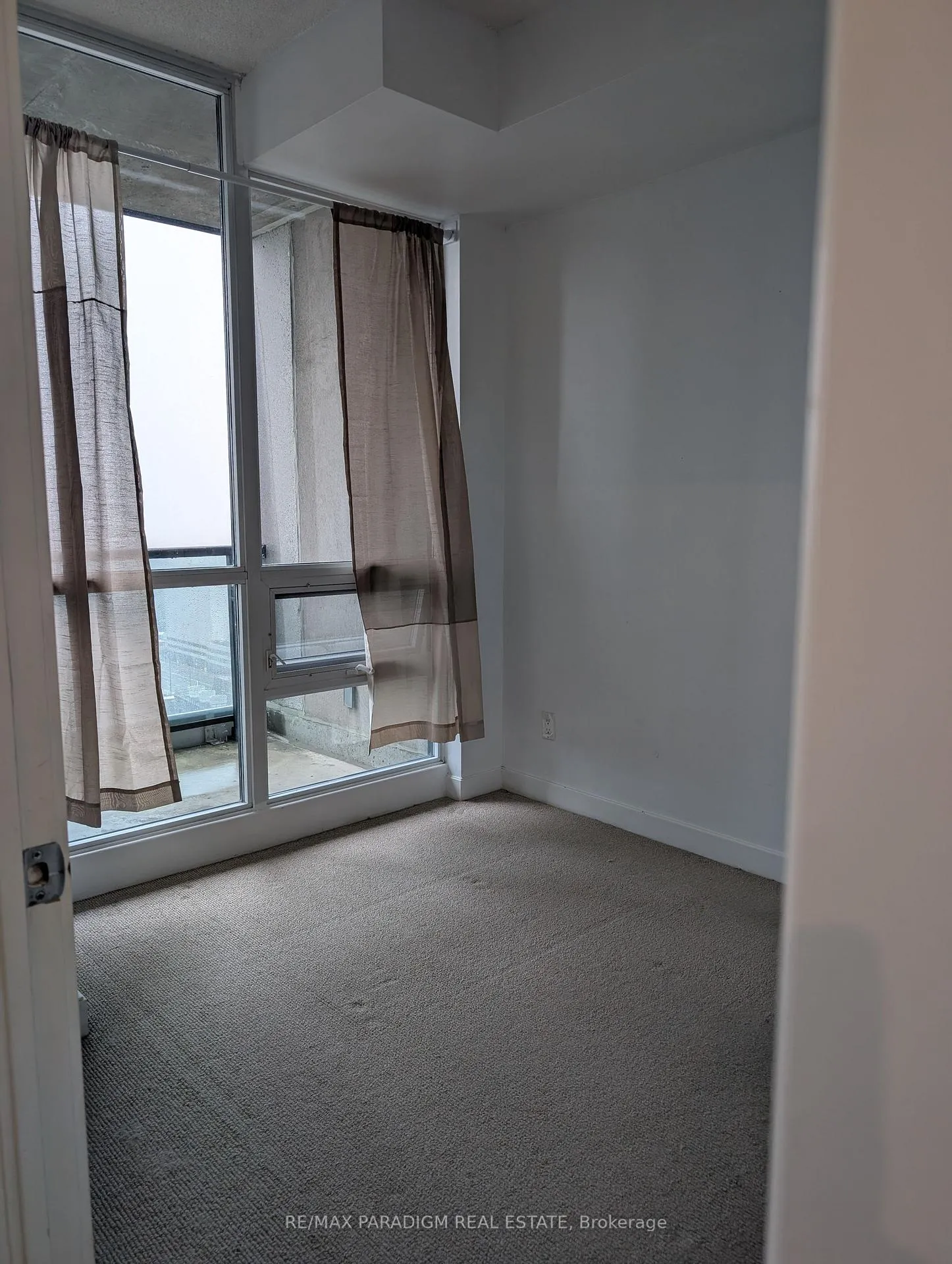 Photo 11 of Unit 2403, 12 Yonge Street, Toronto, Waterfront Communities — HOMEH