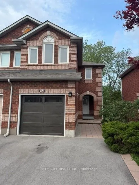 Photo 2 of Unit UPPER, 43 Parkfield Court, Vaughan, West Woodbridge — HOMEH