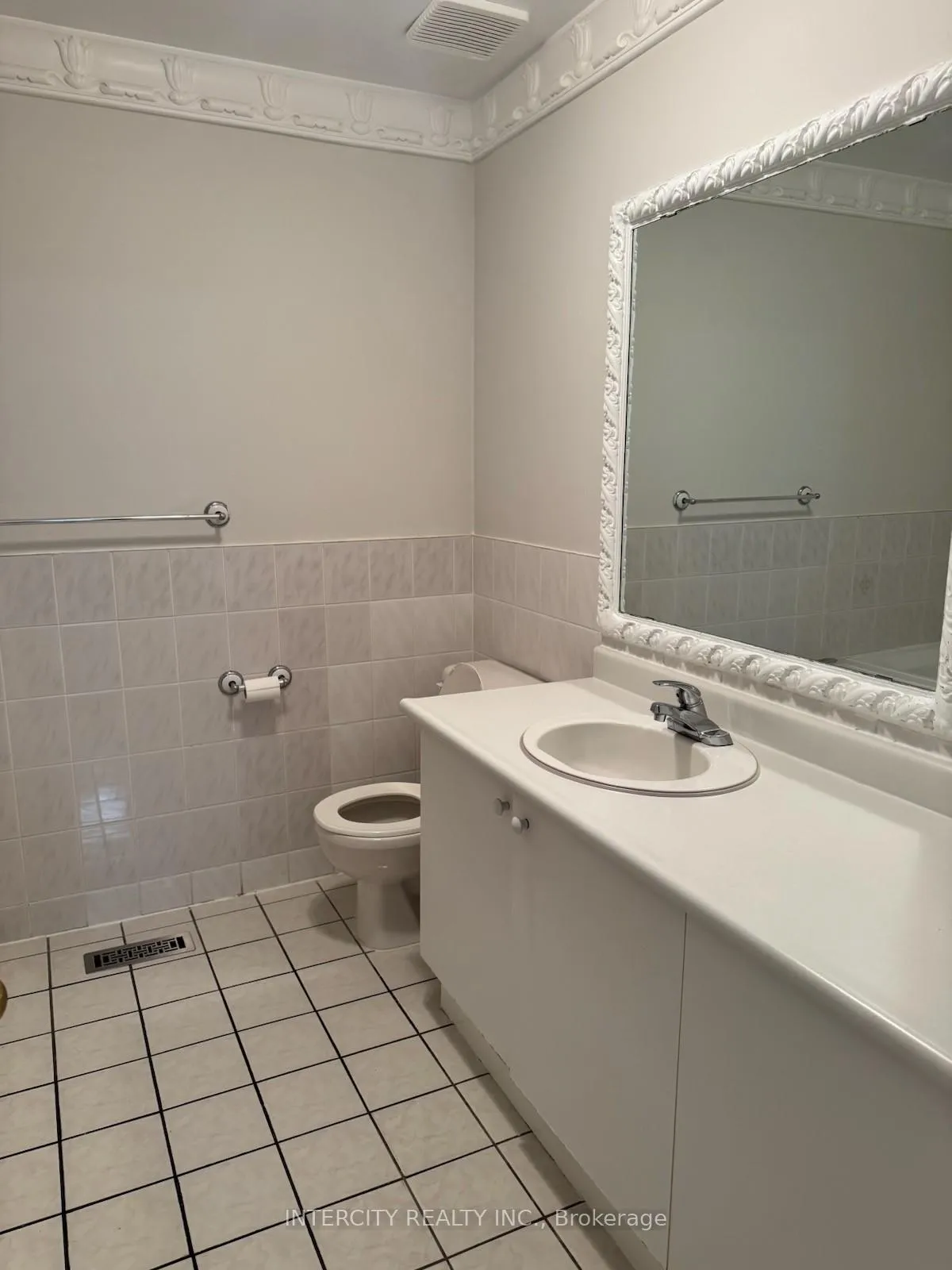 Photo 15 of Unit UPPER, 43 Parkfield Court, Vaughan, West Woodbridge — HOMEH